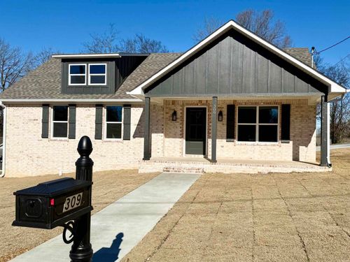 309 W Light St, Paragould, AR, 72450-2949 | Card Image