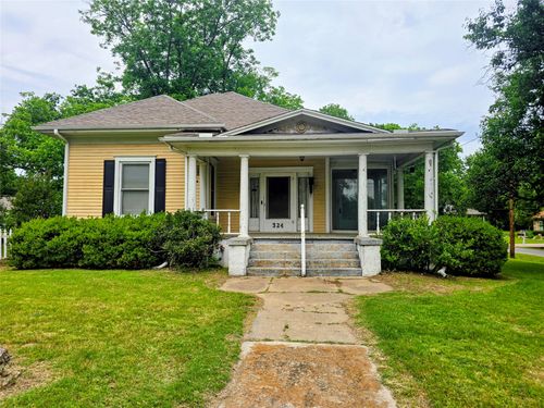 324 E Liberty St, Pilot Point, TX, 76258-4520 | Card Image