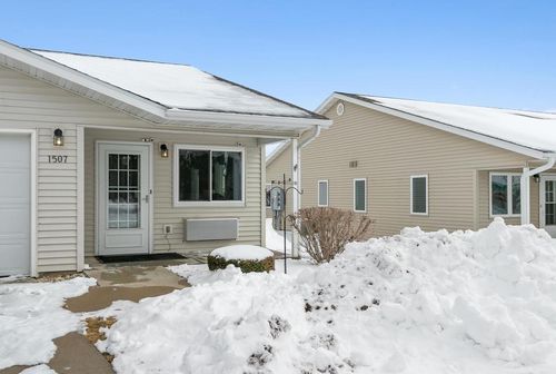51-1507 Manassas Dr, Baraboo, WI, 53913-1389 | Card Image