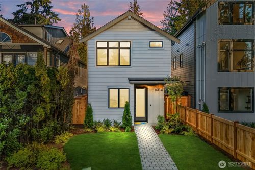 8314 28th Ave Ne, Seattle, WA, 98115-4619 | Card Image