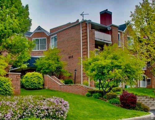apt-320-805 Leicester Rd, Elk Grove Village, IL, 60007-7323 | Card Image