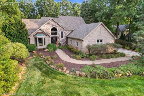 1168 Eagle Nest Dr, Milford, MI, 48381-2822 | Card Image