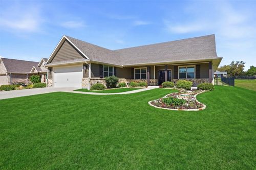 121 Bowie Dr, Gainesville, TX, 76240-9459 | Card Image