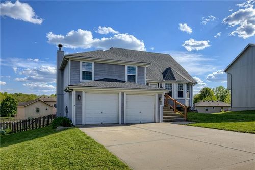 8403 Ne 115th Ter, Kansas City, MO, 64157-8157 | Card Image