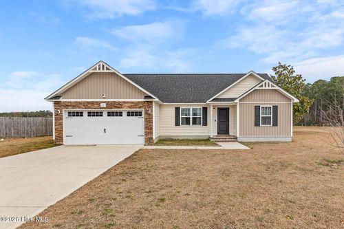205 Arbor Ct, Richlands, NC, 28574-1127 | Card Image