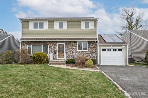 112 Mckinley Ave, Colonia, NJ, 07067-2319 | Card Image