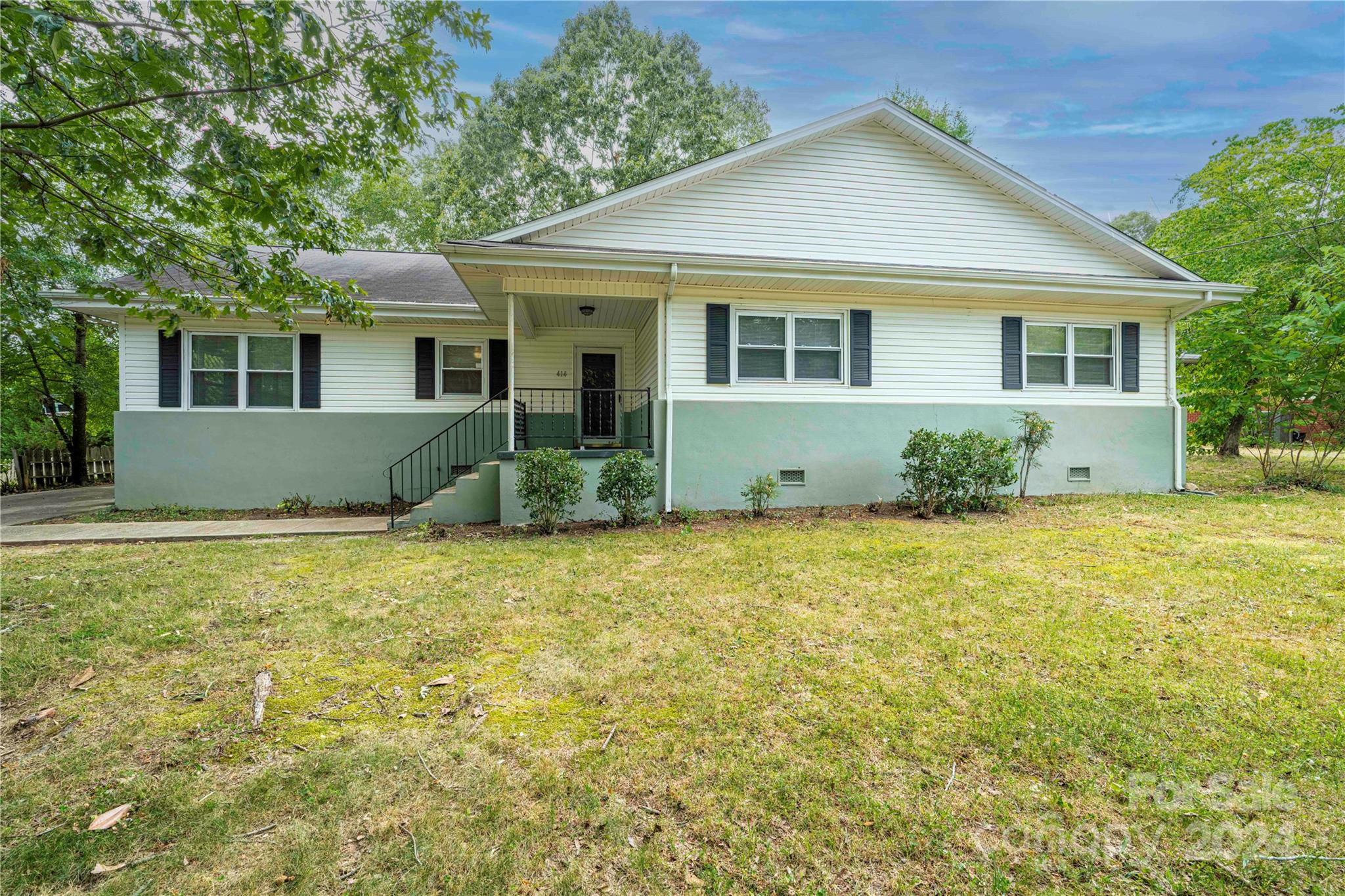 Leander St, Shelby, NC 28152