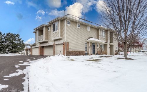 581 Blue Springs Dr, Fox Lake, IL, 60020-2114 | Card Image