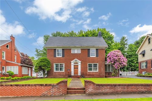 111 E Sheridan Ave, New Castle, PA, 16105-2558 | Card Image