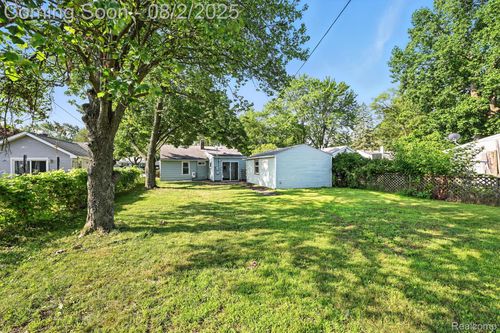 35600 Glen St, Westland, MI, 48186-4197 | Card Image
