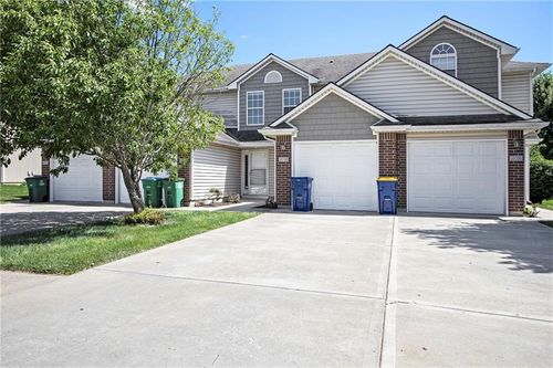 904 Sw Peach Tree Ln, Blue Springs, MO, 64064-7814 | Card Image