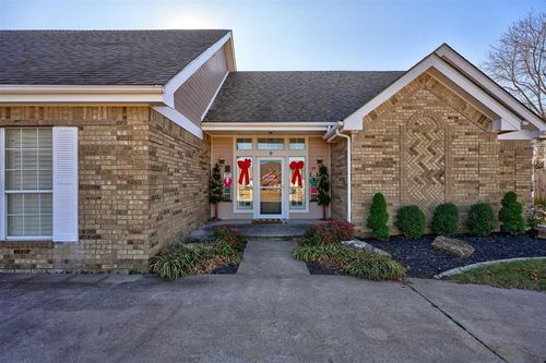 9 Brentwood Pl, Shawnee, OK, 74804-2349 | Card Image