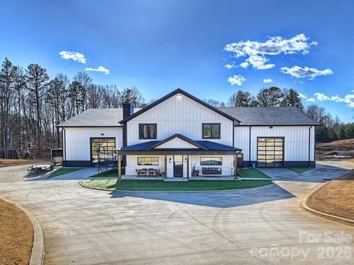 1525 Shinnville Rd, Cleveland, NC, 27013-8716 | Card Image