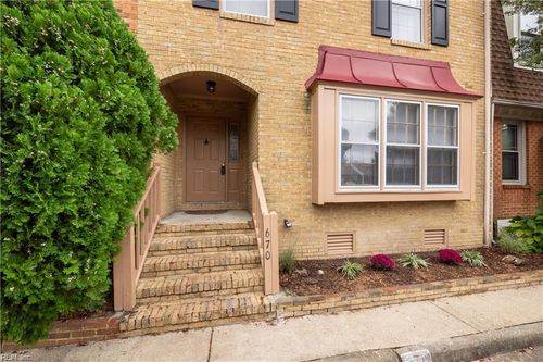 670 Lord Dunmore Dr, Virginia Beach, VA, 23464-2658 | Card Image