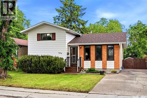 1034 Graham Rd, Regina, SK, S4N5Z6 | Card Image