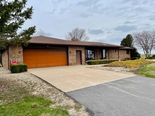 33713 2200 North Ave, Arlington, IL, 61312-9336 | Card Image