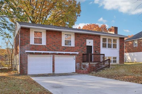 15415 E 41st St S, Independence, MO, 64055-4122 | Card Image