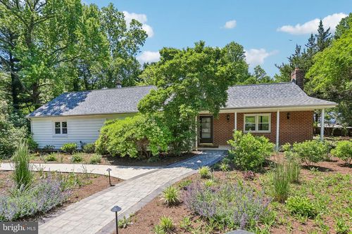 2106 Locust Ave, Wilmington, DE, 19810-2513 | Card Image