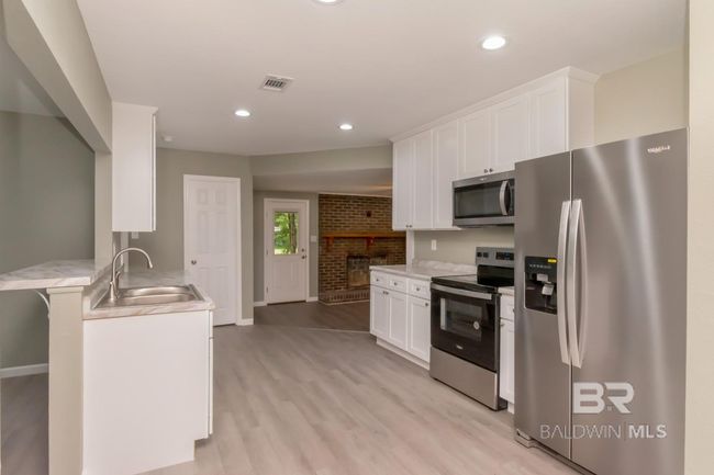 718 Cross St, House other with 3 bedrooms, 2 bathrooms and null parking in Saraland AL | Image 8