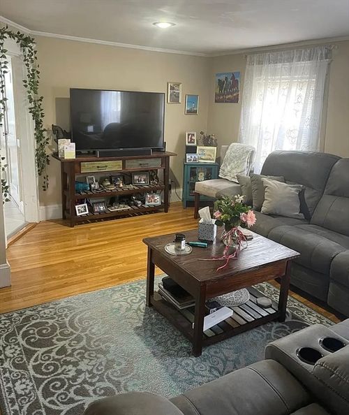 3-38-40 Apthorp St, Quincy, MA, 02170-2235 | Card Image