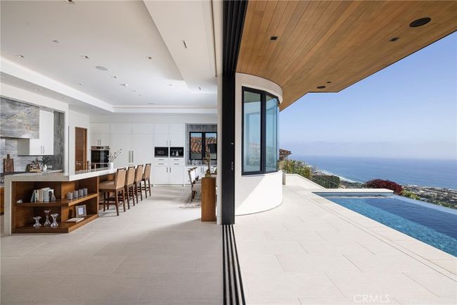 Floor-to-ceiling Monumental sliding glass doors are ideal for effortless indoor-outdoor living. | Image 9