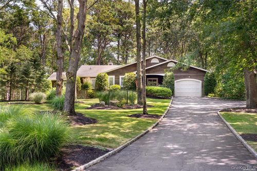 1 Woodview Way, Hampton Bays, NY, 11946-1114 | Card Image
