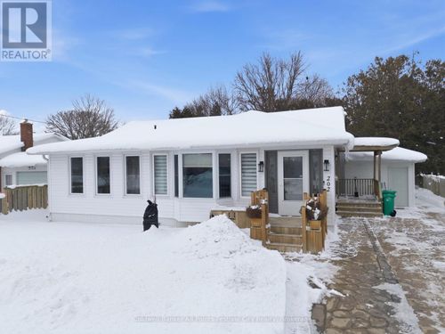 202 Bennett St W, Goderich, ON, N7A1X8 | Card Image