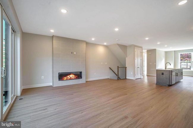 1613 Fellowship Sq, Townhouse with 3 bedrooms, 5 bathrooms and null parking in RESTON VA | Image 7