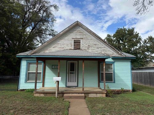 216 W C Ave, Kingman, KS, 67068-1315 | Card Image