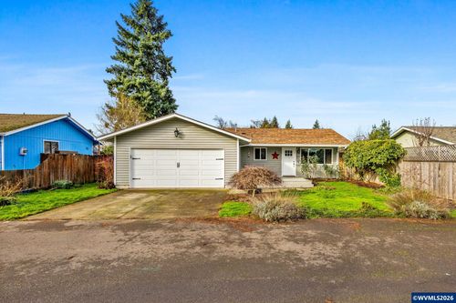 662 Wilson St, Woodburn, OR, 97071-5830 | Card Image