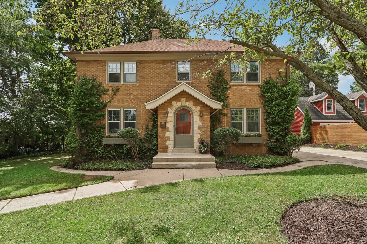 Center St, Cedarburg, WI 53012