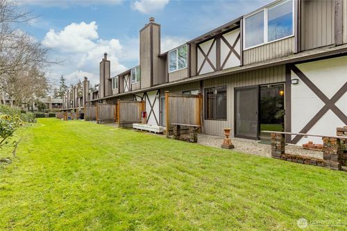 apt-302-317 Sw 112th St, Seattle, WA, 98146-2216 | Card Image