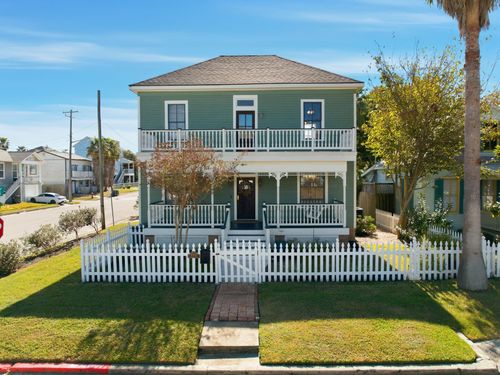 1001 Avenue K, Galveston, TX, 77550-6234 | Card Image