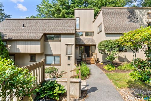 22c-43 Great Meadow Ln, Avon, CT, 06001-4549 | Card Image