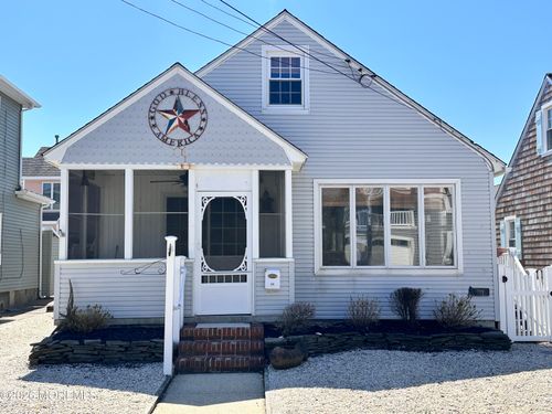 118 E Maryland Ave, LONG BEACH TOWNSHIP, NJ, 08008-2752 | Card Image