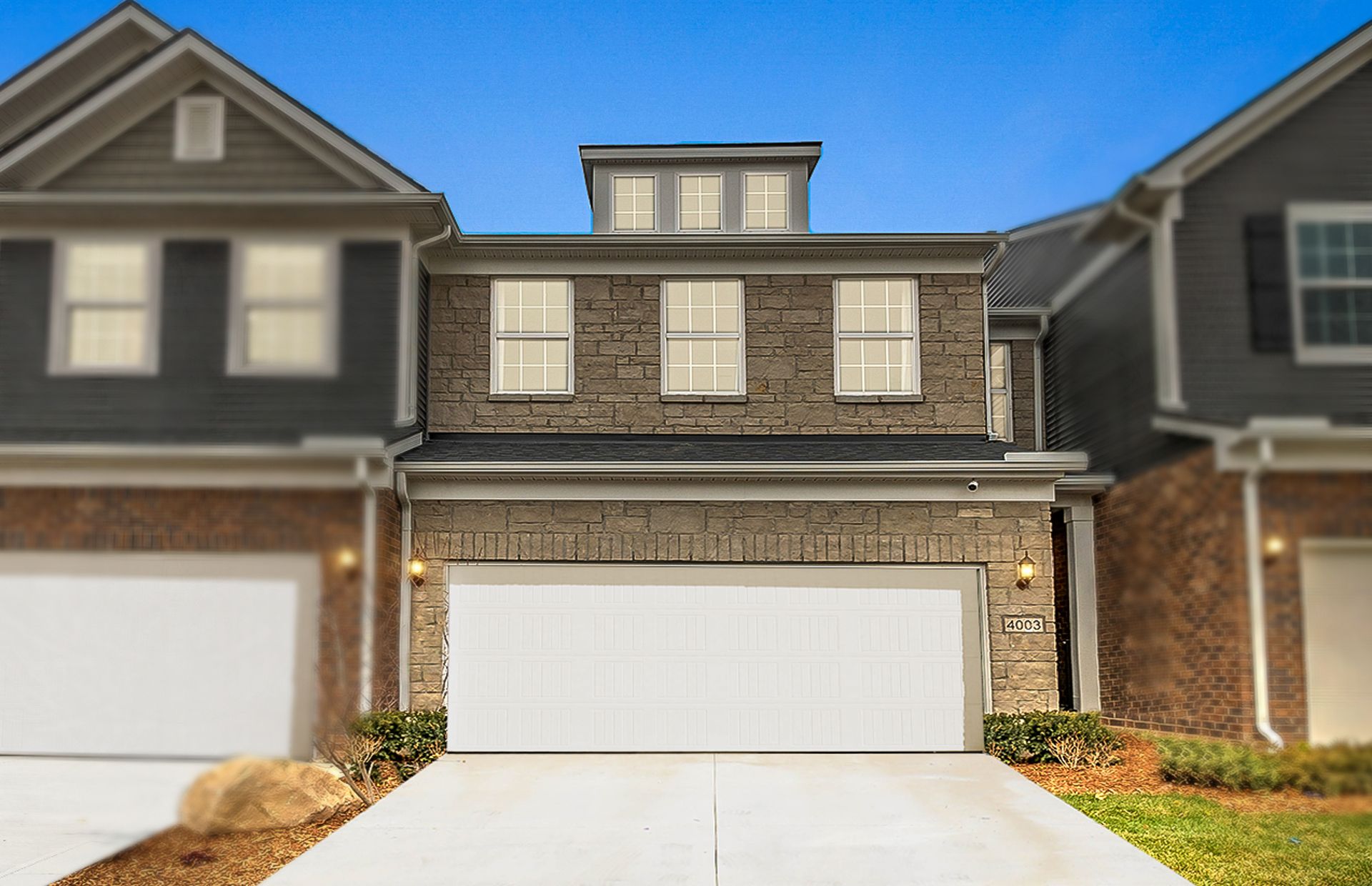 Nottingham Cir, Clarkston, MI 48346