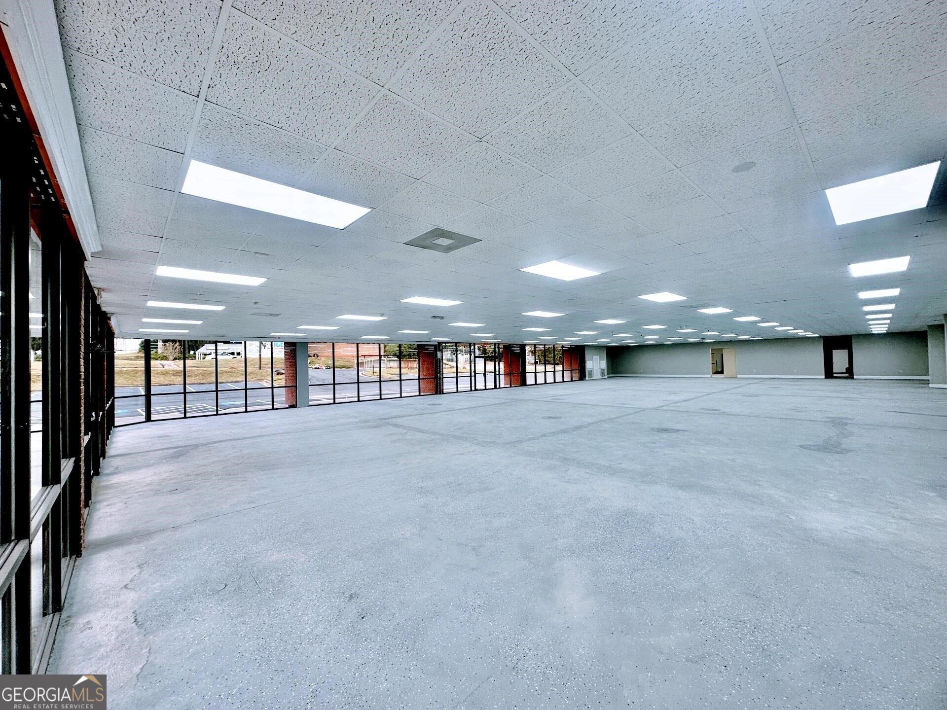 Commercial Lease in Stone Mountain 5