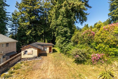 330 California Ave, Arcata, CA, 95521-5207 | Card Image