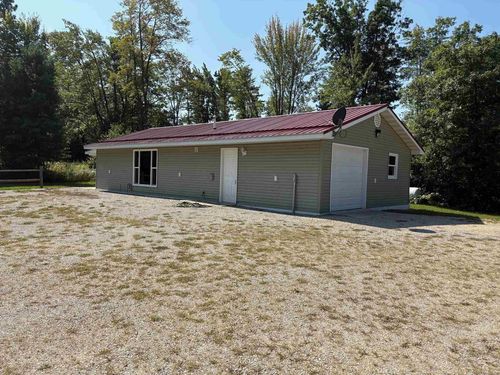 W6450 Right Of Way Road, Beecher, WI, 54156 | Card Image