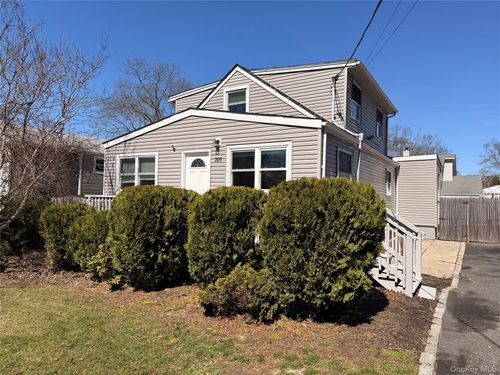 225 Fir Grove Road, Islip, NY, 11779 | Card Image
