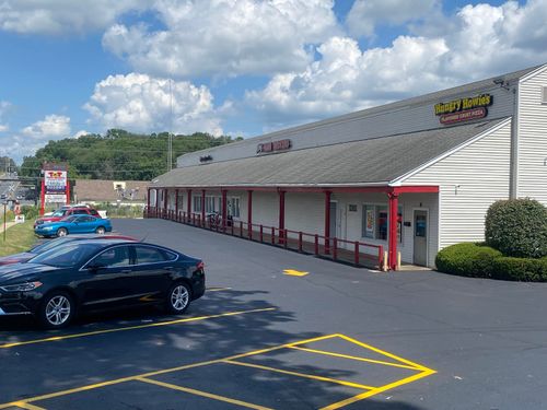 1381 S Drake Rd, Kalamazoo, MI, 49006-6257 | Card Image