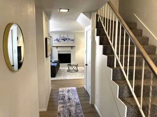 6813 Los Trechos Ct Ne, Albuquerque, NM, 87109-2770 | Card Image