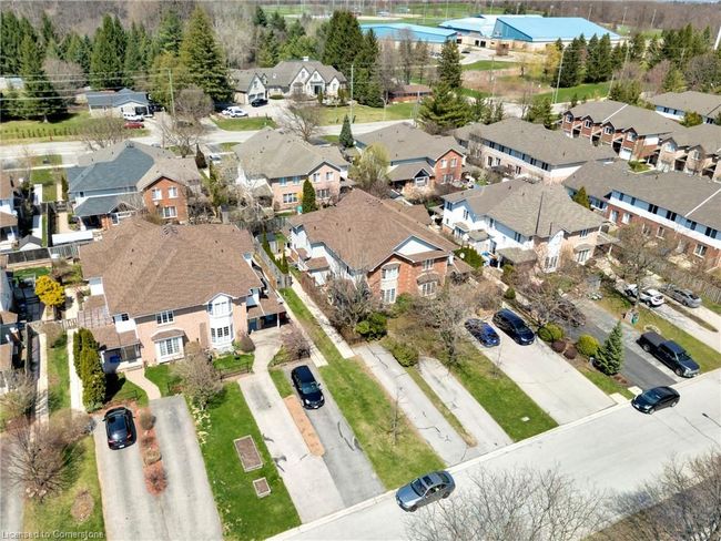 61 Valridge Dr, Townhouse with 3 bedrooms, 3 bathrooms and 3 parking in Ancaster ON | Image 29
