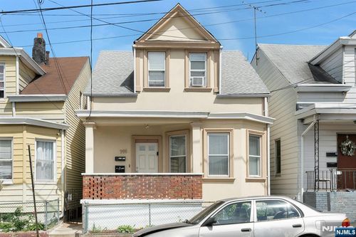 999 E 25th St, Paterson, NJ, 07513-1645 | Card Image
