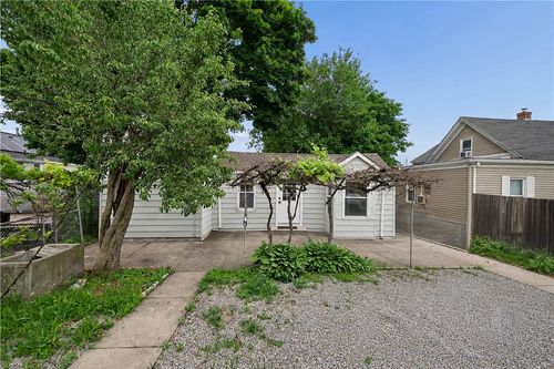 370 Pleasant St, Pawtucket, RI, 02860-5250 | Card Image