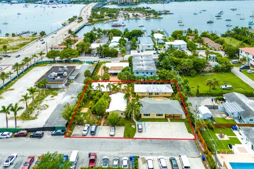 1-2625 West Way, Riviera Beach, FL, 33404-3833 | Card Image