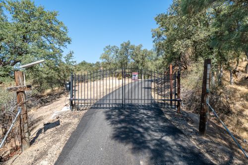 22596 Dalewood Dr, Palo Cedro, CA, 96073-9536 | Card Image