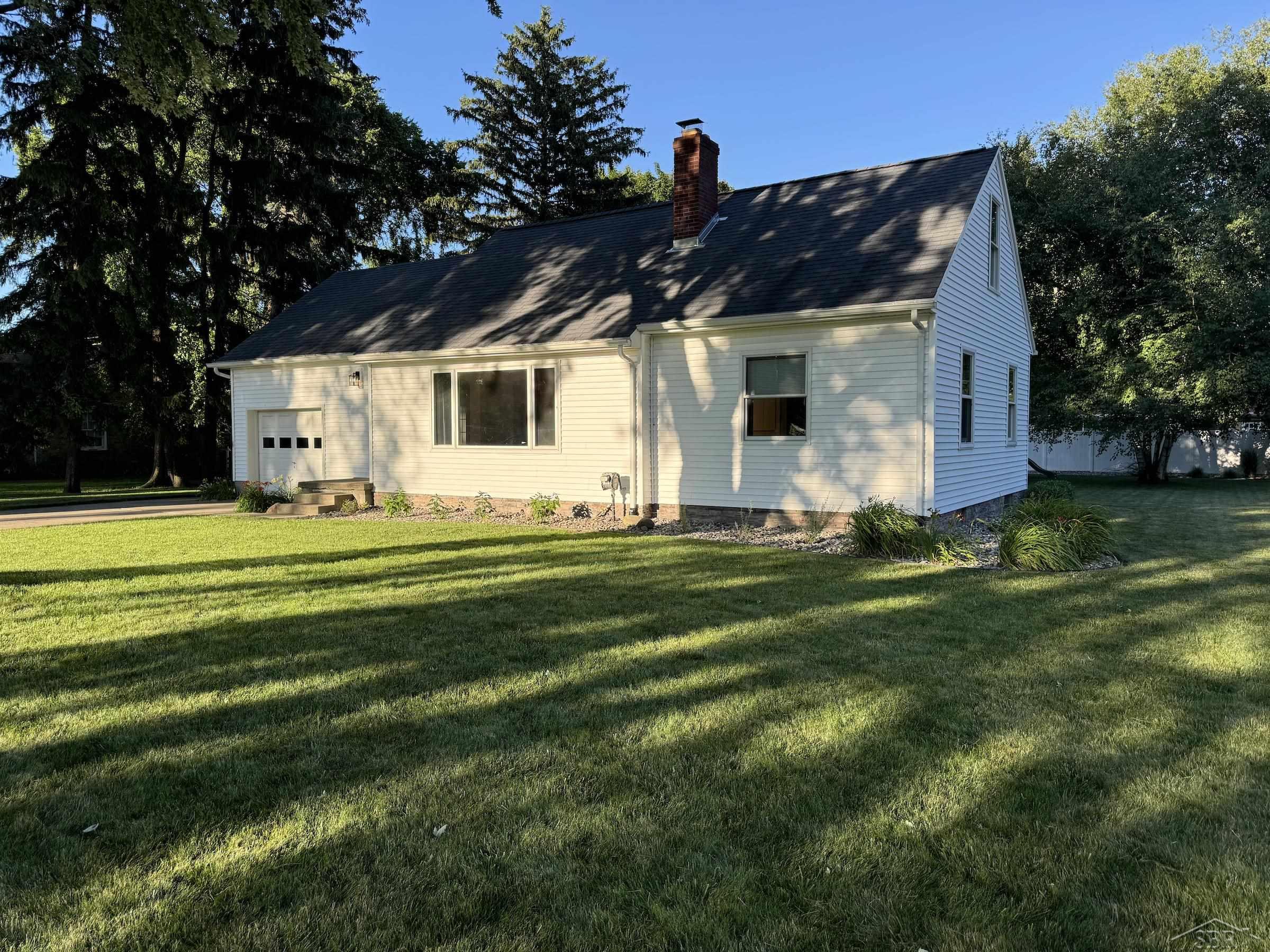 Glendale Ave, Saginaw, MI 48638