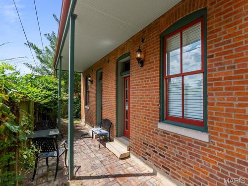 1014 Geyer Ave, Saint Louis, MO, 63104-3924 | Card Image