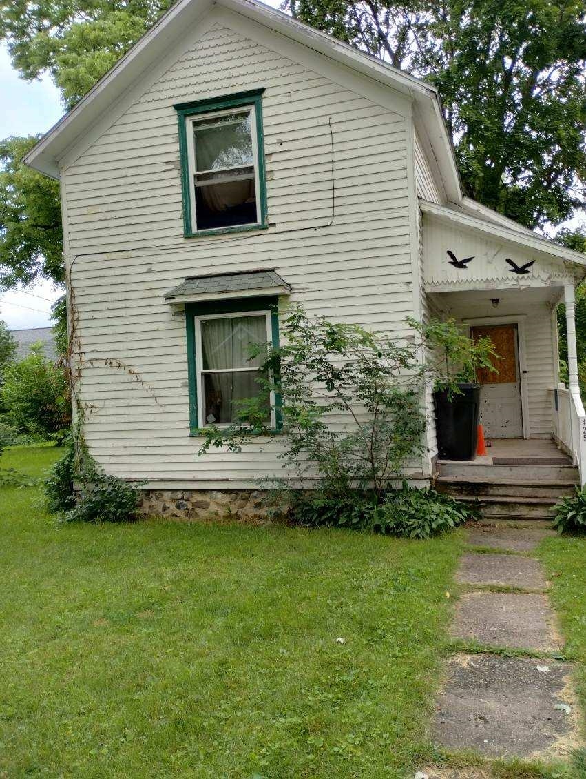 Chestnut St, Breckenridge, MI 48615